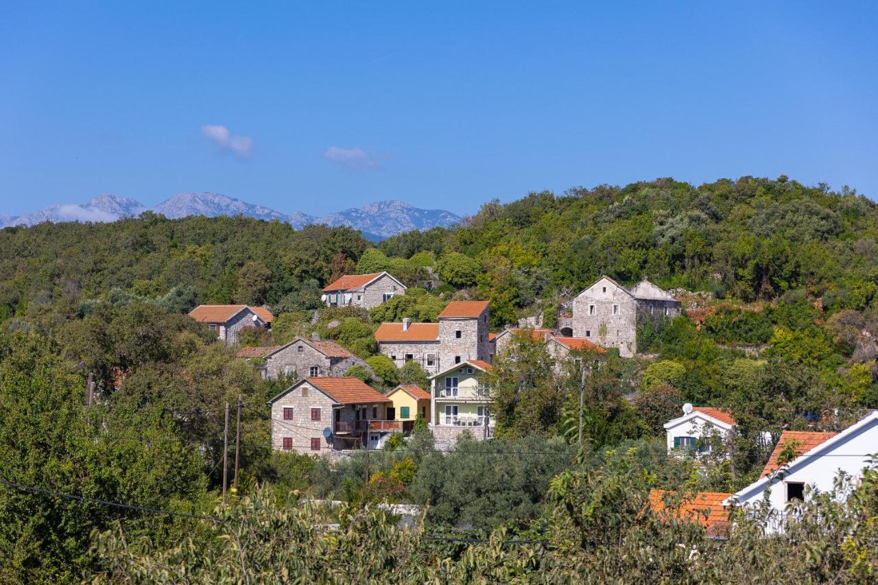 רדוביצ'י Apartments Lustica מראה חיצוני תמונה