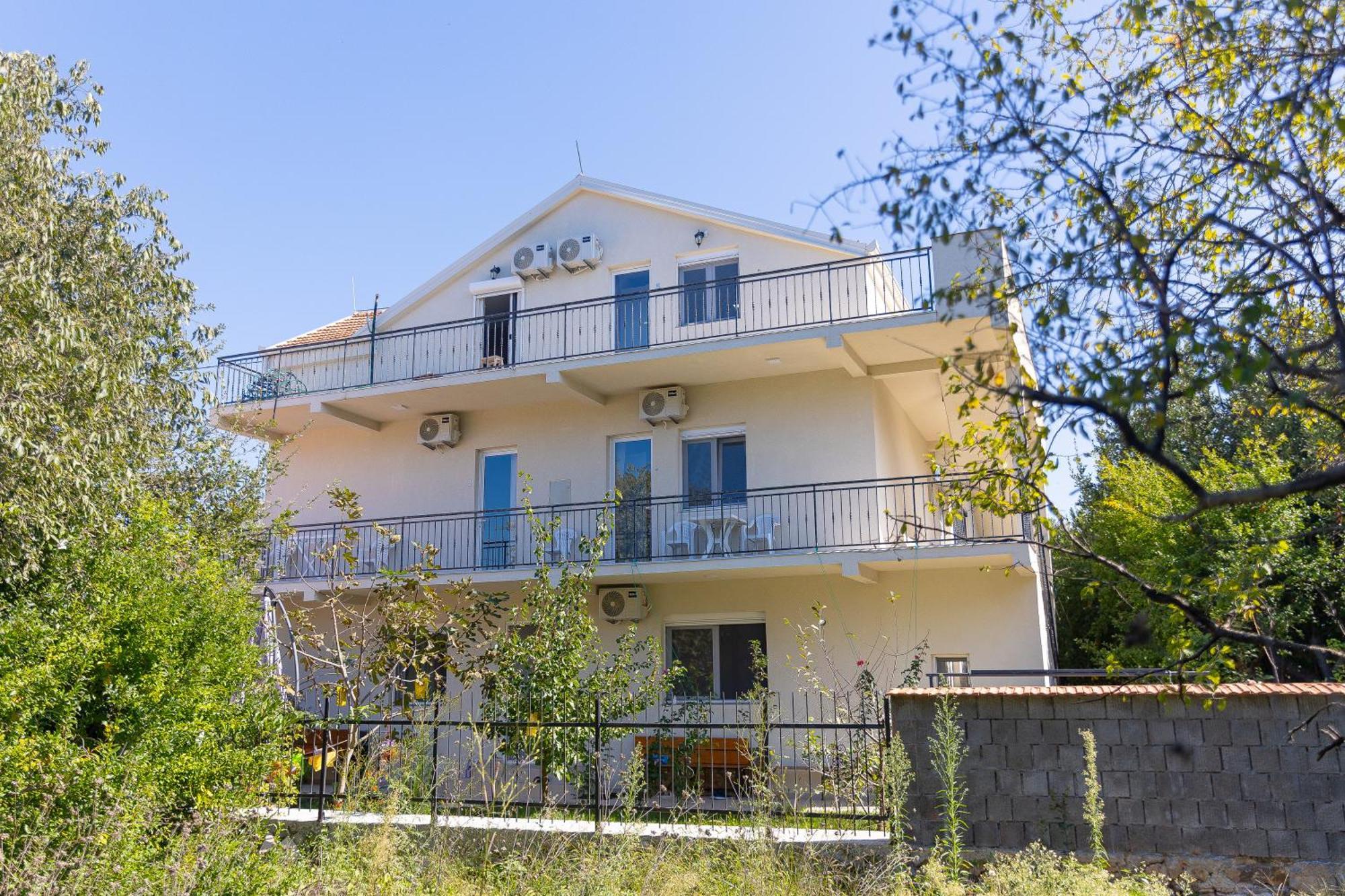 רדוביצ'י Apartments Lustica מראה חיצוני תמונה