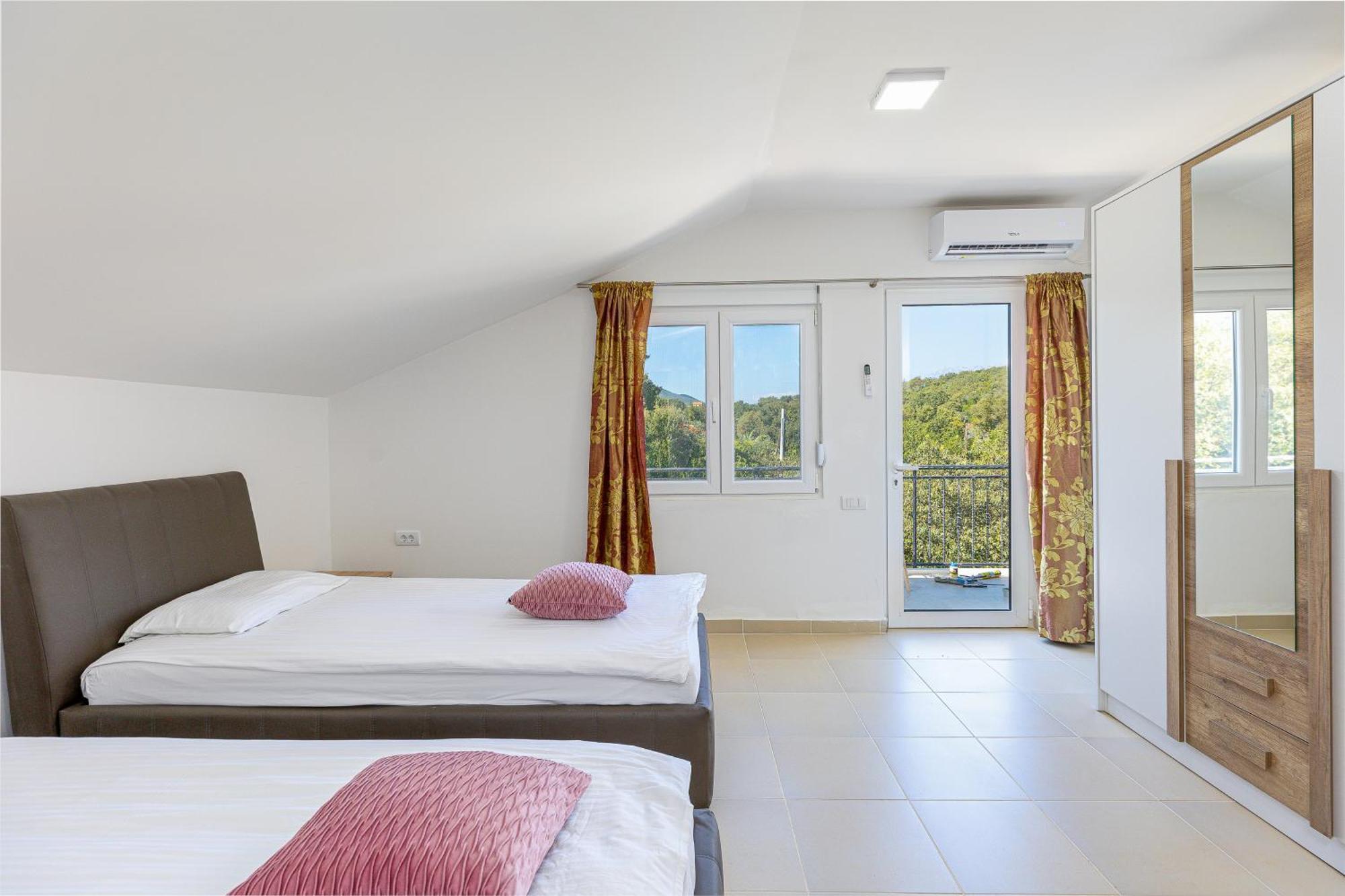 רדוביצ'י Apartments Lustica חדר תמונה